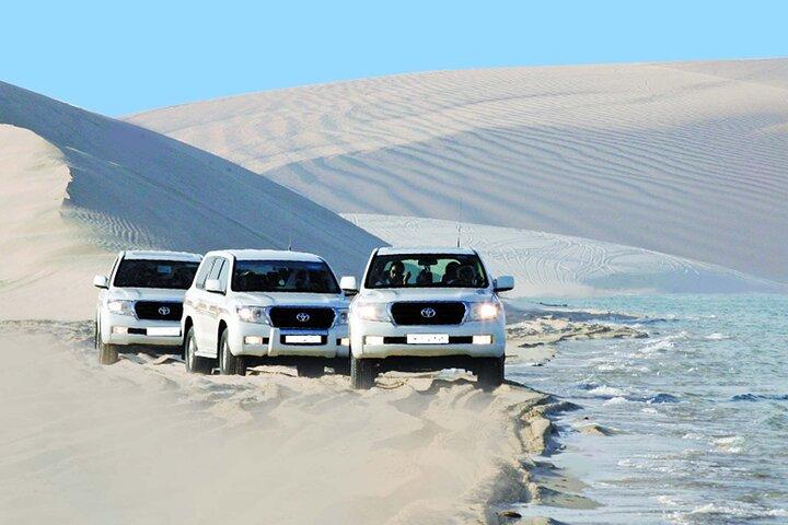 Fra Doha Lufthavn: Ørkensafari og Inland Sea Tour.