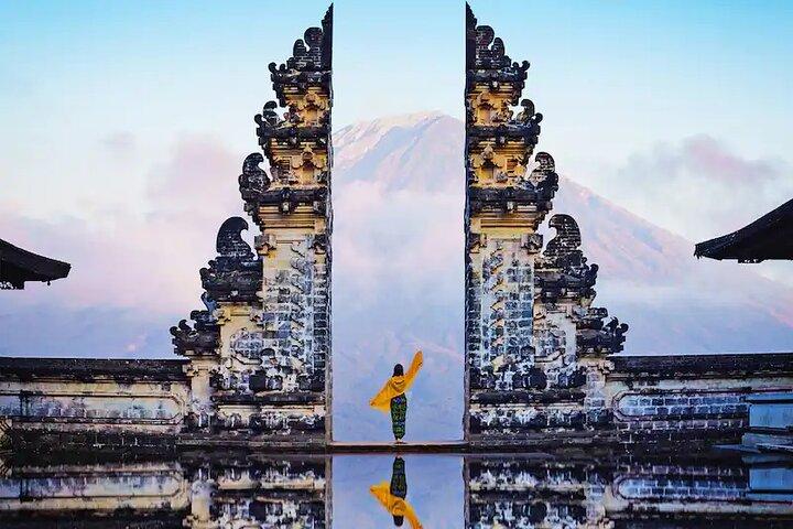 Gate of Heaven Lempuyang & Blue Lagoon Snorkeling Tour