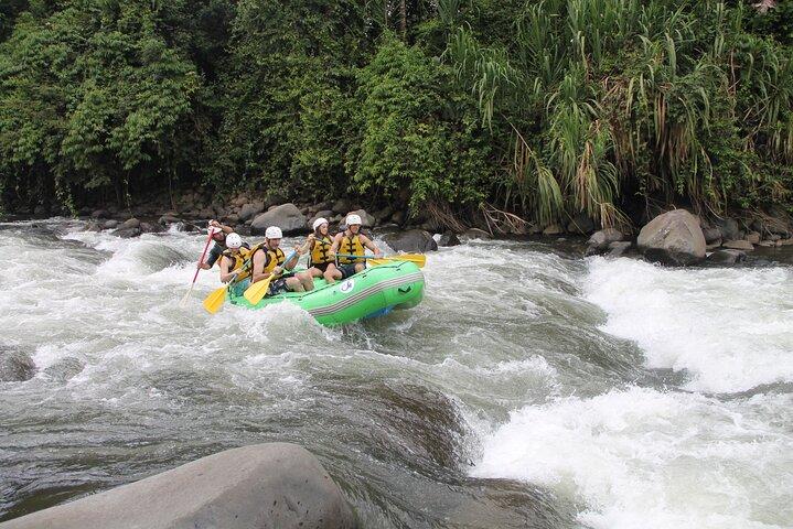 Classe di rafting in acque bianche V
