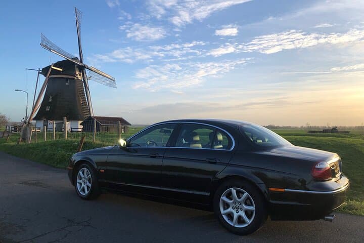 Private Tour Zaanse Schans Windmills and Volendam in Jaguar