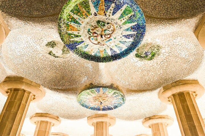Barcelona: Private Sagrada Familia & Park Guell tour with Pickup