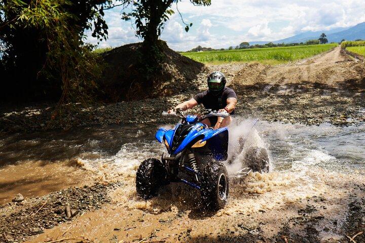 カリ ATV ツアー - 路上でアドレナリンを最大限に引き出します