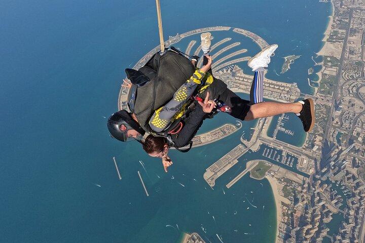 Sky Dive Dubai Palm oder Desert Zone mit Transferoptionen