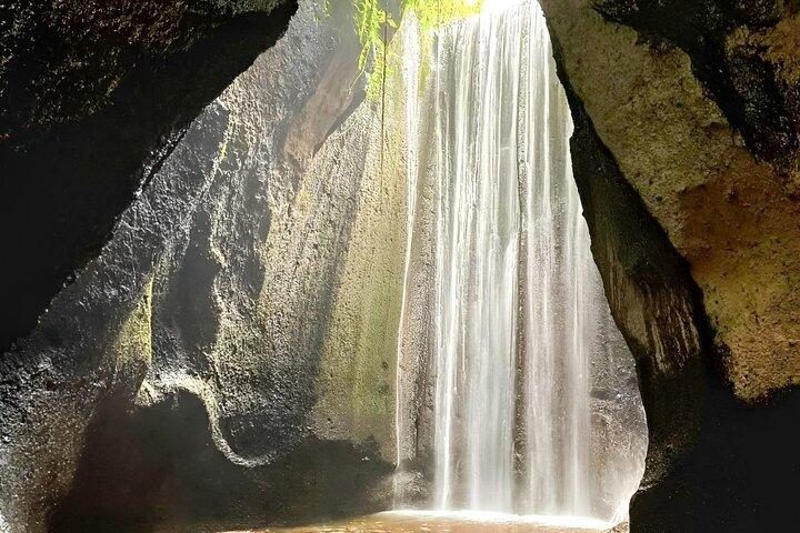 Bali Tour : Tegenungan - Tukad Cepung - Kanto Lampo - Tibumana Waterfall