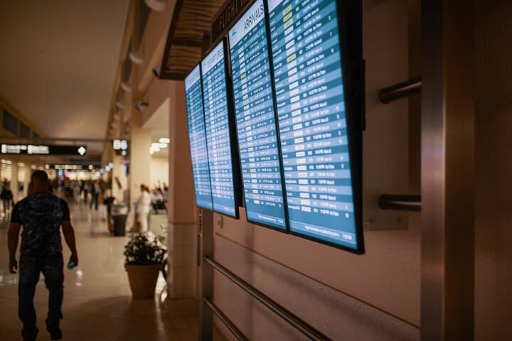Private Taxi transfer from CDG airport to Paris