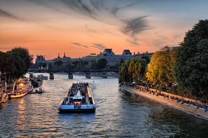 Bateaux Mouches® Sightseeing Cruise on the Seine River in Paris