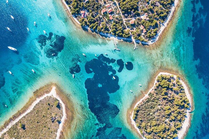 TOUR EN BARCO PRIVADO HVAR Y 4 Islas