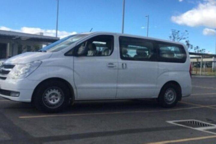 Transfer vom oder zum Flughafen Mariscal Sucre (einfache Fahrt)