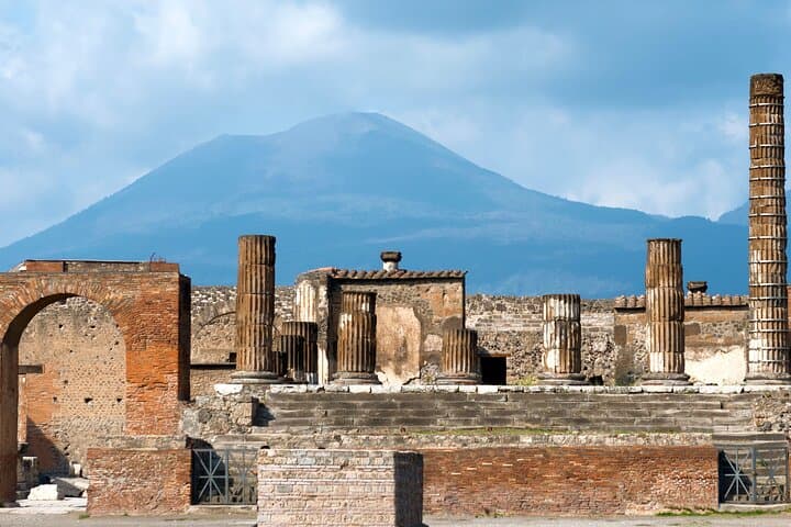 Private Tour of Pompeii and the Amalfi Coast from Sorrento or Naples