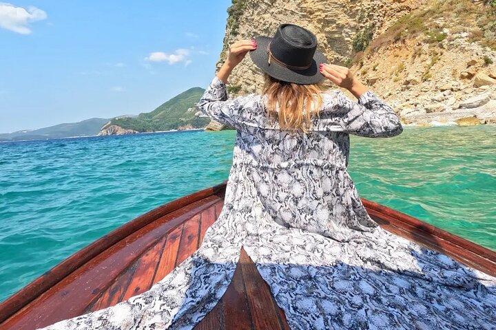 Privat bådtur eventyr i Budva - Sightseeing og snorkling