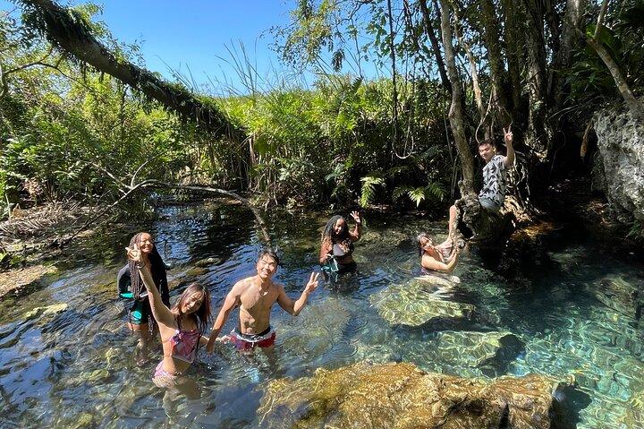 Cavernas do Rio Arenales, Cataratas e Floresta Tropical