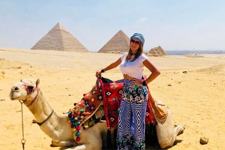 Private Guided Tour to Giza Pyramids, Valley Temple and Sphinx