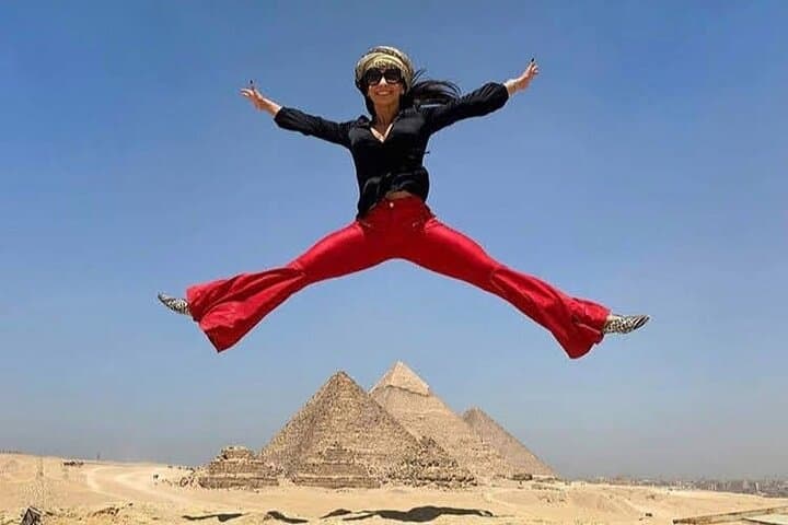 Private Guided Tour to Giza Pyramids, Valley Temple and Sphinx