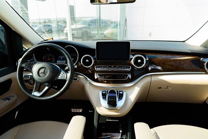 Piraeus Port Private Transfer to Athens Airport with Meet & Greet