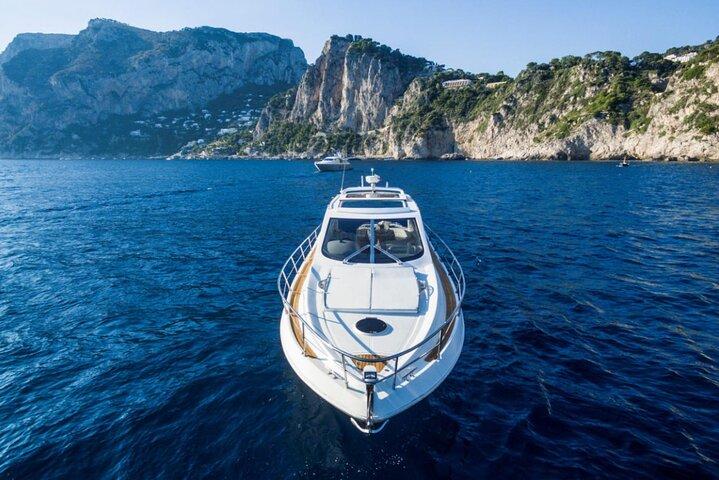 Yacht privato per Ischia e Procida da Sorrento o Positano