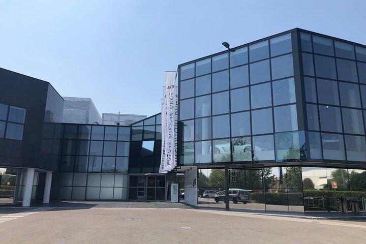 MOTORVALLEY: Lambo Museum, Ferrari & Pagani fabriksrundvisninger + museer