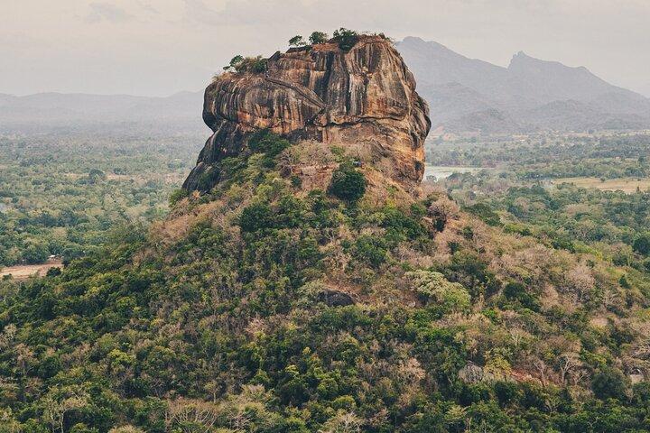 2-dages tur til Sigiriya Dambulla & Minneriya fra Negombo