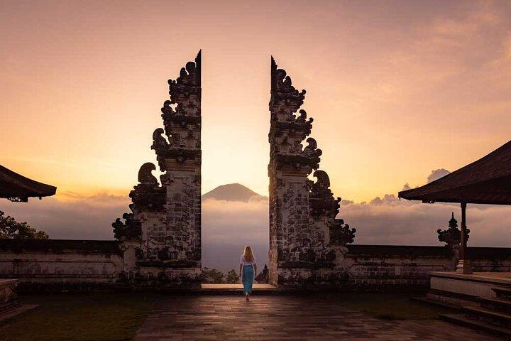 Gate of Heaven Lempuyang & Blue Lagoon Snorkeling Tour