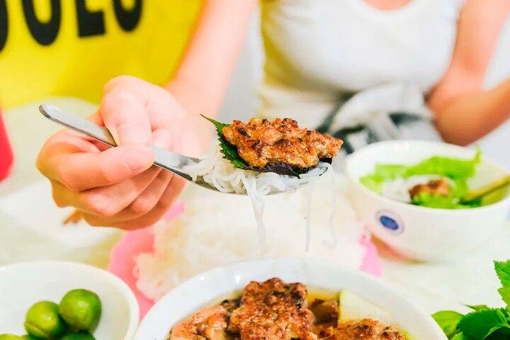 Hanoi Street Food Tour e ALTRO