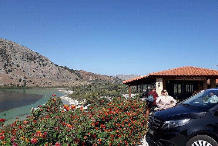 Excursão privada a oeste de Creta: cidade de Chania e Rethymno e lago Kournas