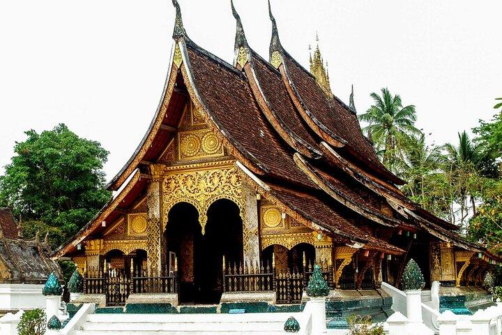 Private Tour Vientiane nach Tham Kong Lor, Phonsavan, Luang Prabang