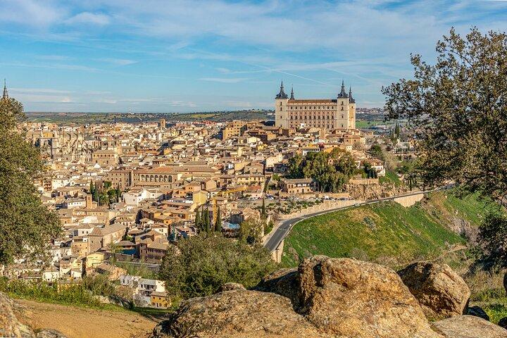 Desde Madrid: Tour Privado Oficial a Toledo & Segovia