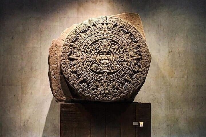 PRIVATE Tour Downtown & Anthropology Museum & Chapultepec Castle