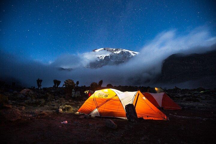 メルー山での4日間のプライベート登山体験