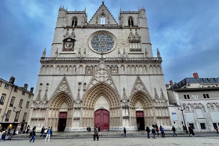 Discorver Lyon in a Private tour with your driver