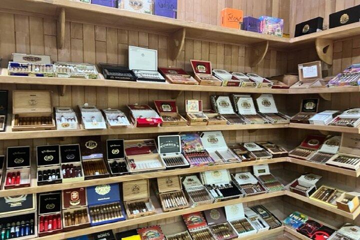 Visita guiada de compras à loja Bella Mare (charutos, chocolate, rum e lembranças)