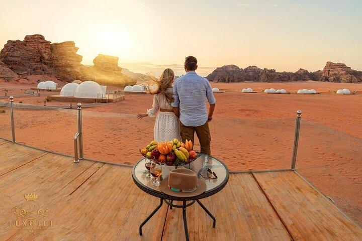 Traslado privado premium entre la ciudad de Ammán o el aeropuerto y Wadi Rum