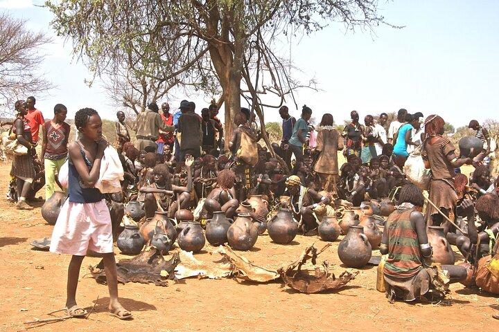 Fire dages Omo Valley Tribal Tour fra Jinka