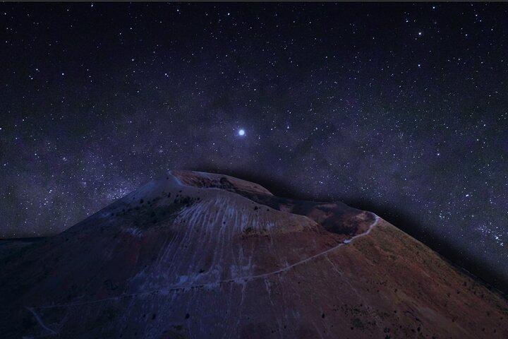 Itinéraire VESUVIUS BY NIGHT sans cratère avec des guides volcanologiques