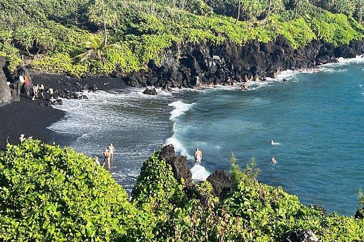 Estrada para Hana Black Sand Beach Cachoeiras e passeio de tartarugas
