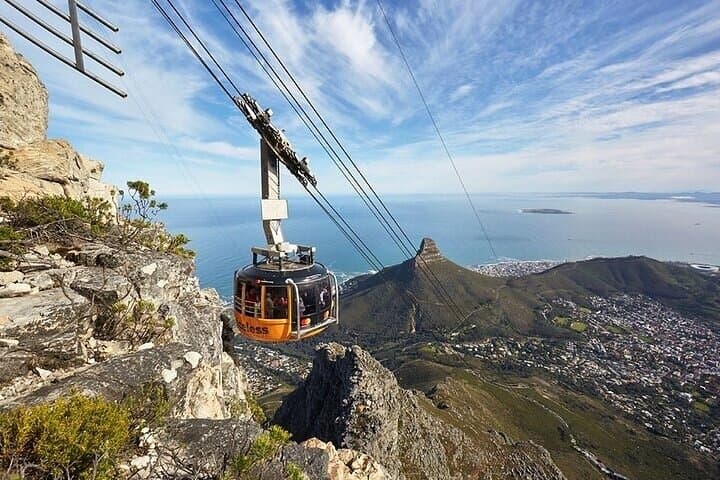 Day Tour in Robben Island, Bo-Kaap and Table Mountain