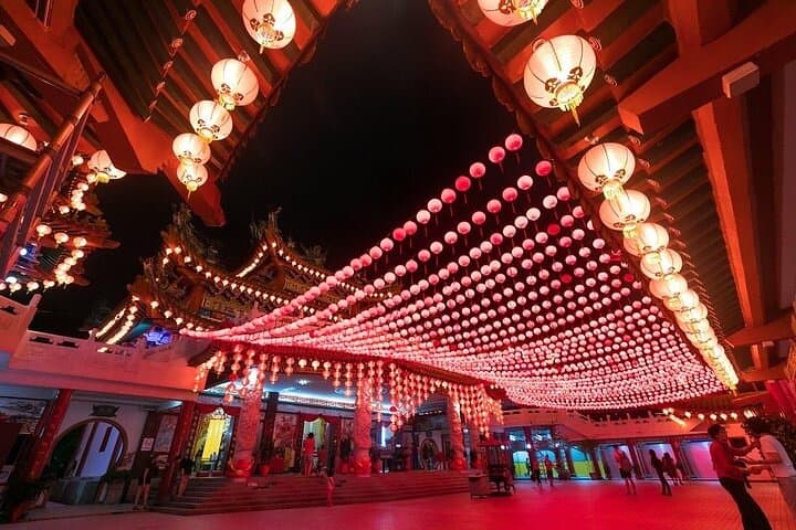 Kuala Lumpur Night Tour with Chinatown, Twin Towers & KL Tower