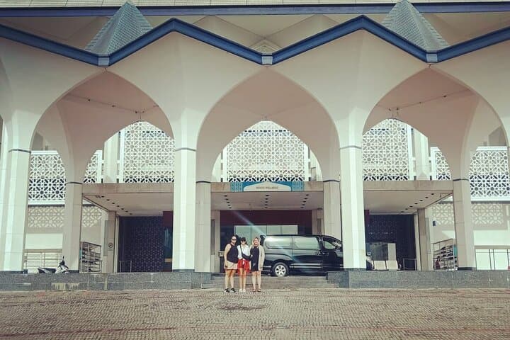 Blue Mosque And Batu Caves Private Tour from Kuala Lumpur