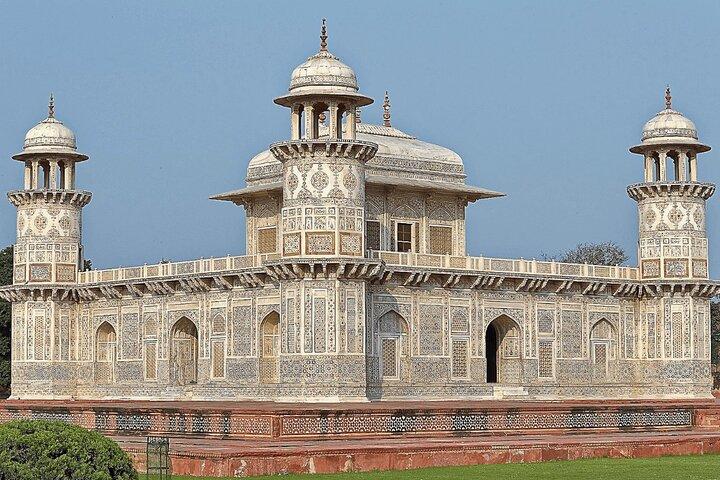 Day Trip to Taj Mahal and Agra Fort from Jaipur