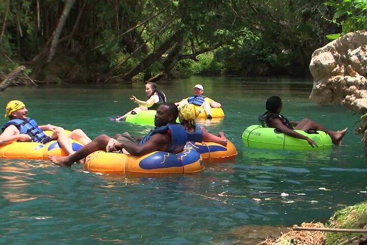Paardrijden, Blue Hole Secret Falls en River Tubing-combo