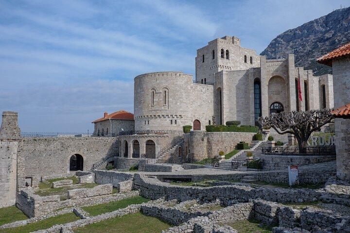 Da Tirana: Castello di Kruja, Vecchio Bazar e punto panoramico Sarisalltik