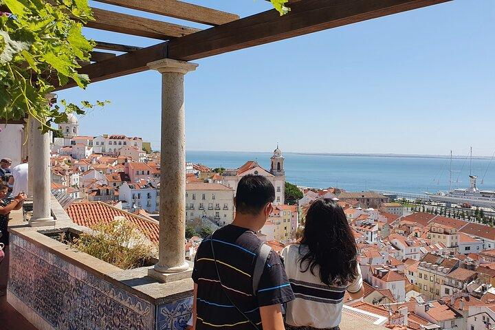 Privat guidet tuk tuk-tur i historiske Lissabon - 2 timer