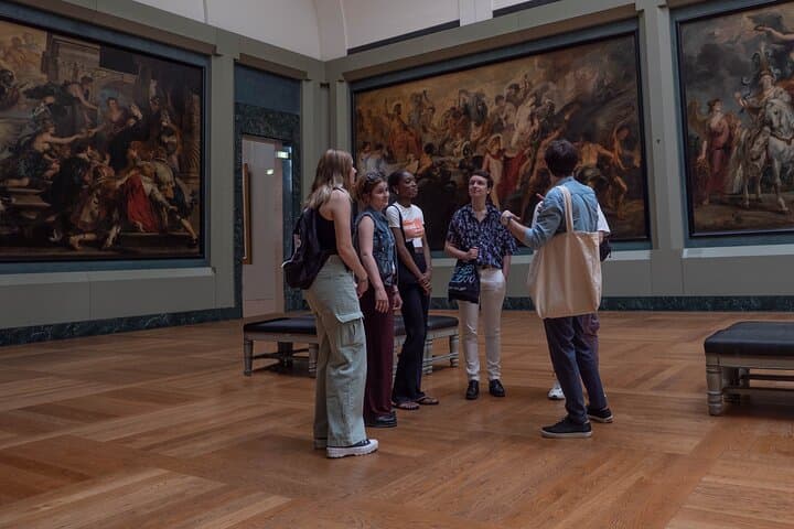 Fabuleux Guided Tour Through the Louvre Museum with Access