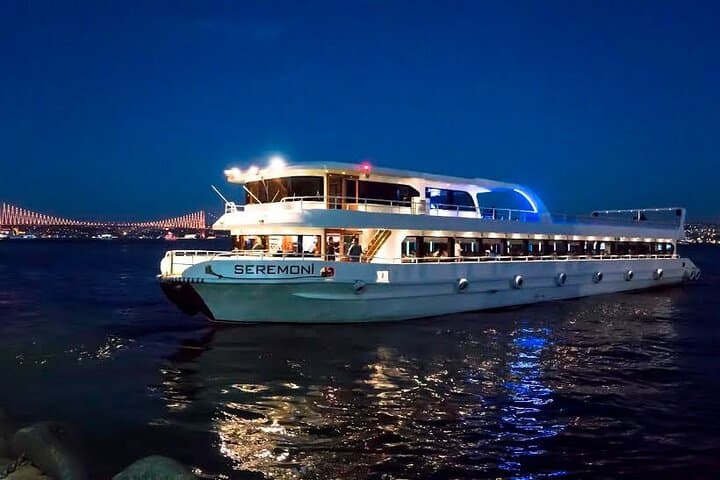 3 Hour Ottoman Dinner Cruise in Istanbul
