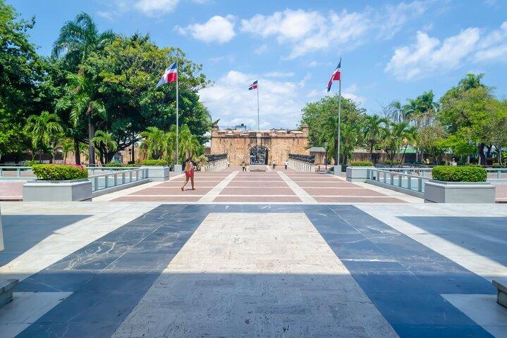 Heldagsbytur i Santo Domingo: Caribiens historie fra Punta Cana