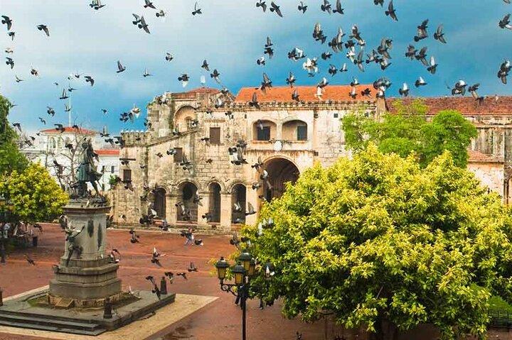 Heldagsbytur i Santo Domingo: Caribiens historie fra Punta Cana