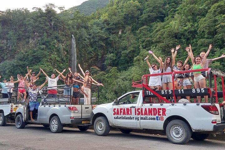 タヒチ島を渡る 4x4 山、滝、川、盆地