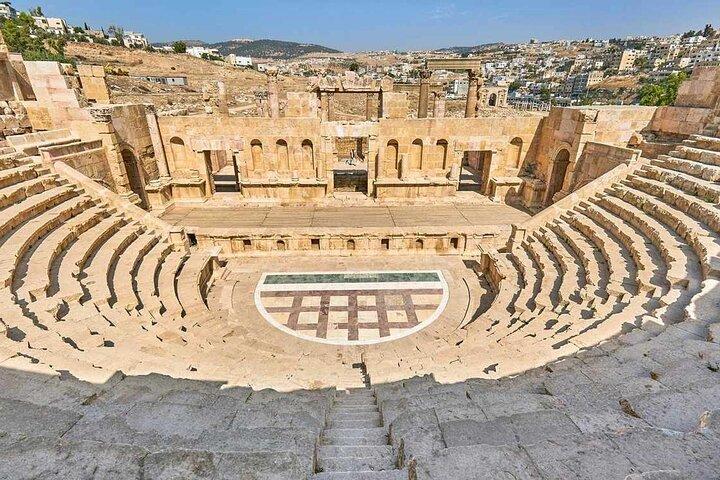 Tour de día completo en Jerash y el Mar Muerto desde Amman