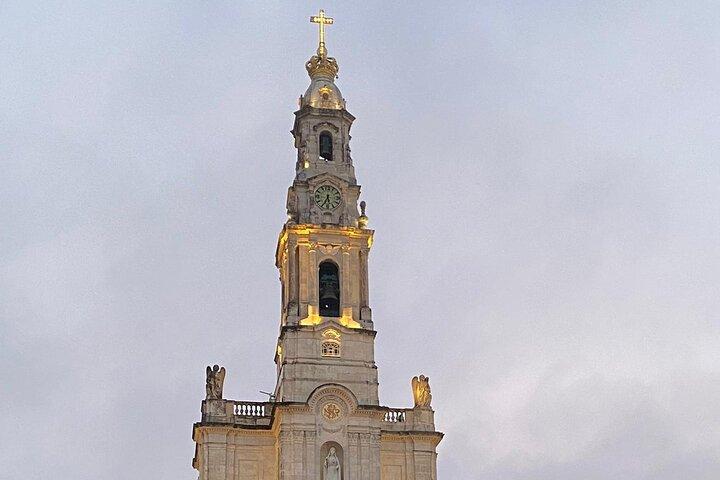 Tour privato da Lisbona a Fatima Nazare e Obidos