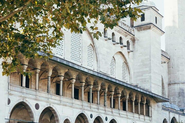 1 Istanbul Tour: Highlights, Street Food & Hidden Pearls