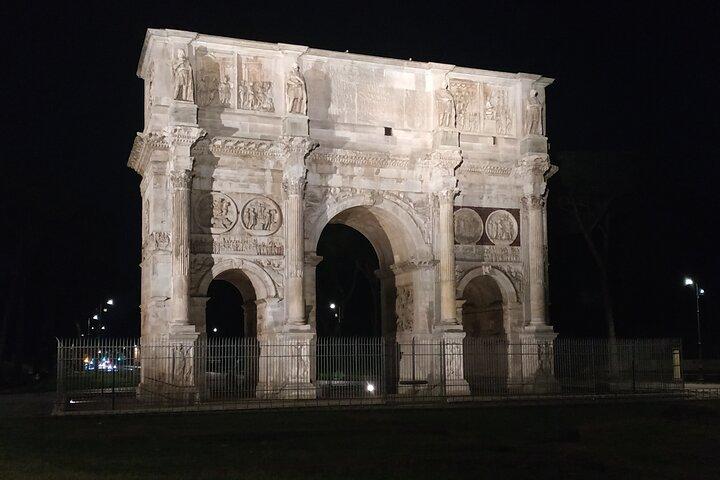 Roma de noche: visita guiada a pie de 2 horas